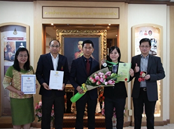 อธิการบดี ร่วมแสดงความยินดี
อาจารย์คณะเทคโนฯ คว้า 3 รางวัล
งานประกวดนวัตกรรมและการประดิษฐ์ 2017