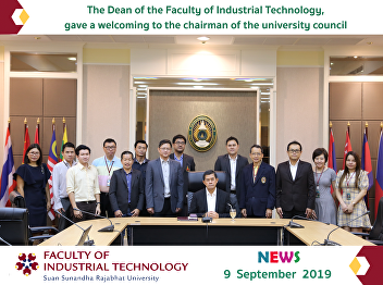 , Mr. Korn Dabbaransi, the Chairperson
of Suan Sunandha Rajabhat University,
visited the Faculty of Industrial
Technology,